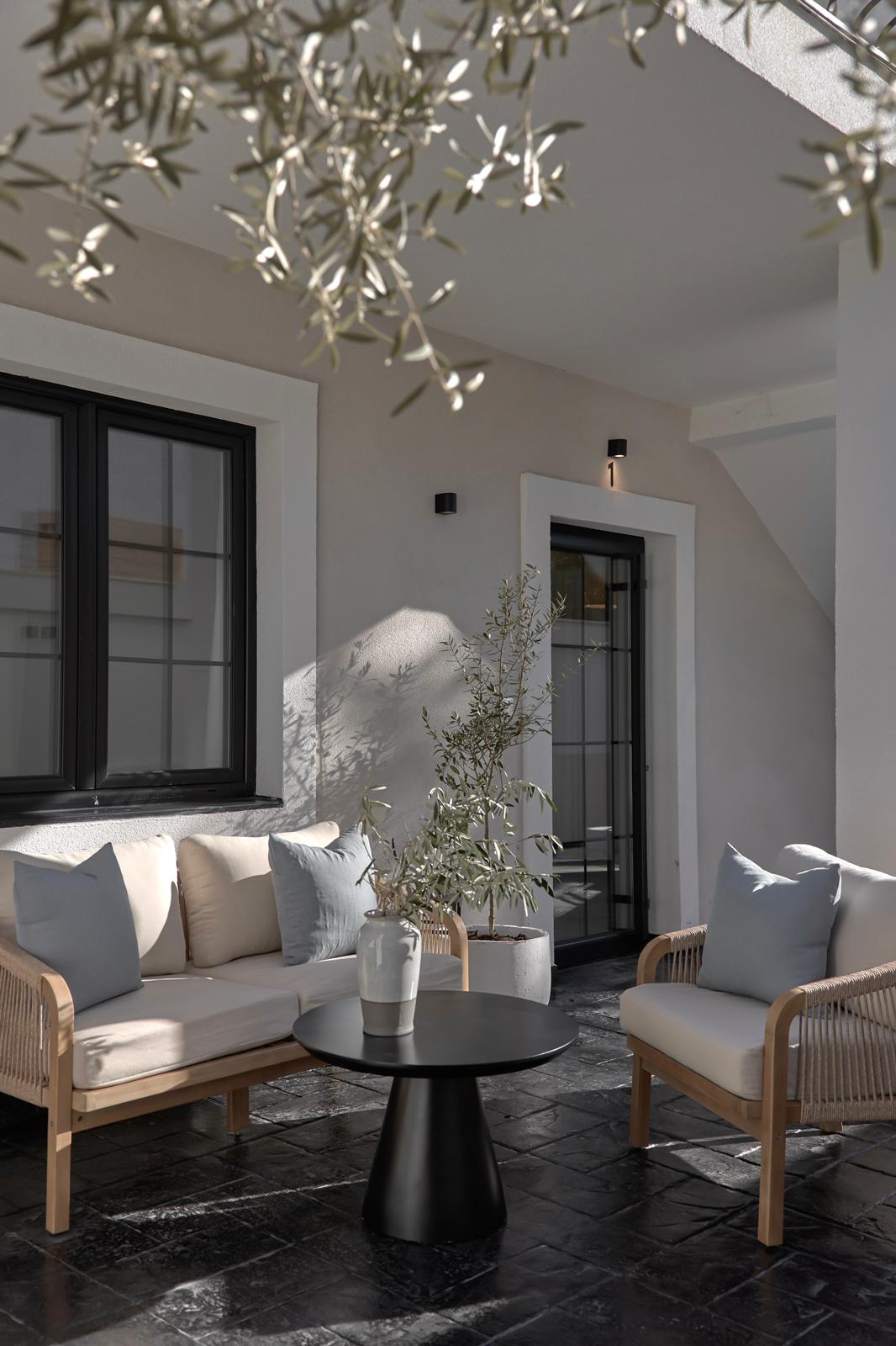 Image of Villa - 8 Bedrooms - 4 Bathrooms for Sale in Tivat-Montenegro, Image 20